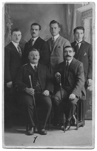 Carlo Moresi, Elvezio Lucca e Angelo Ceresa con amici a Londra