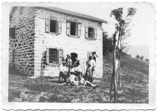 Famiglia Antonini con amici ai monti di Roveredo