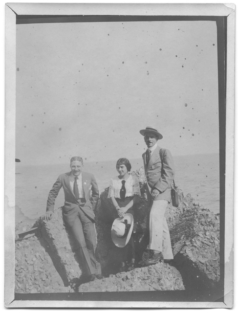 Gruppo in posa al mare