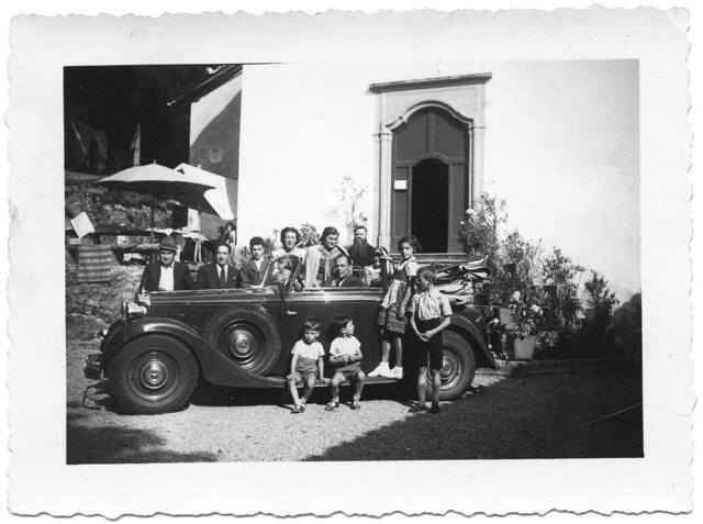 Gruppo in posa sul piazzale del Convento di Bigorio