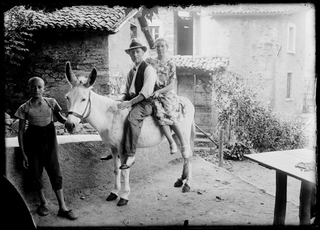 Coppia in posa con asino a Piandera