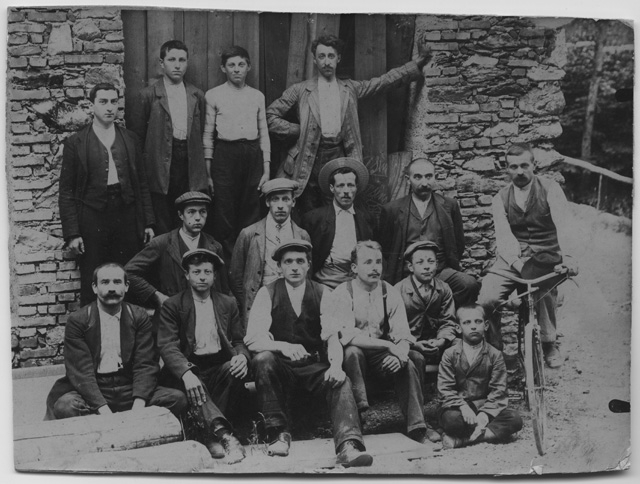 Falegnami della ditta Besomi a Tesserete