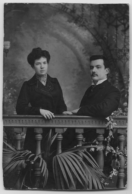 Raimondo Quadri in posa con una donna