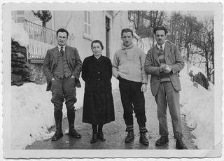 Ida e Remo Canonica a Treggia con amici