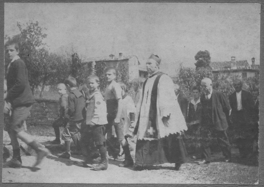 Processione a Comano