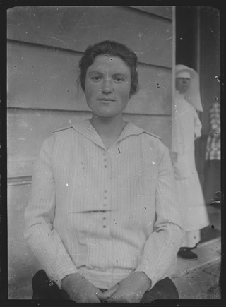 Ritratto di ragazza con suora