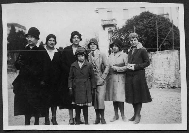 Donne della famiglia Reali a (?)