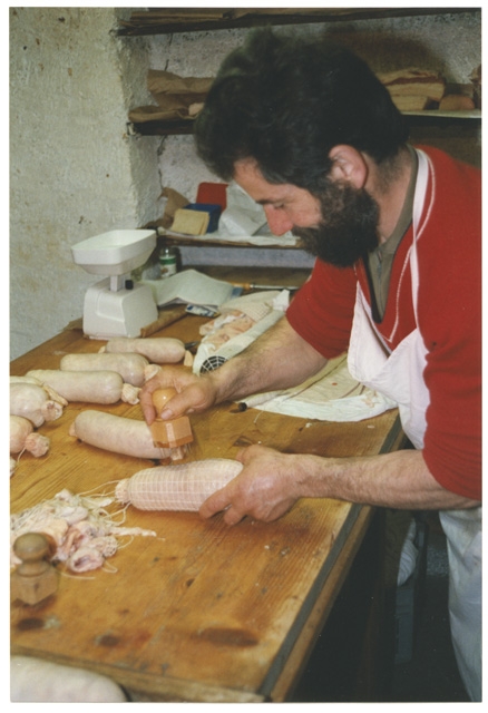 Claudio Pietra durante la mazza a Comano