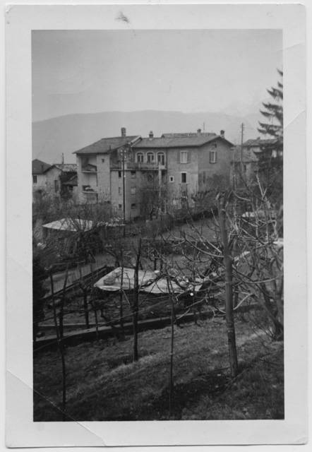 Veduta da via Canaveé a Comano