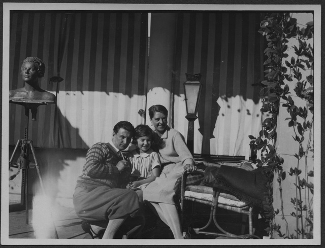 Mario e Irma Bernasconi con una bambina