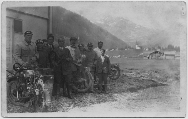 Membri del Motoclub in posa