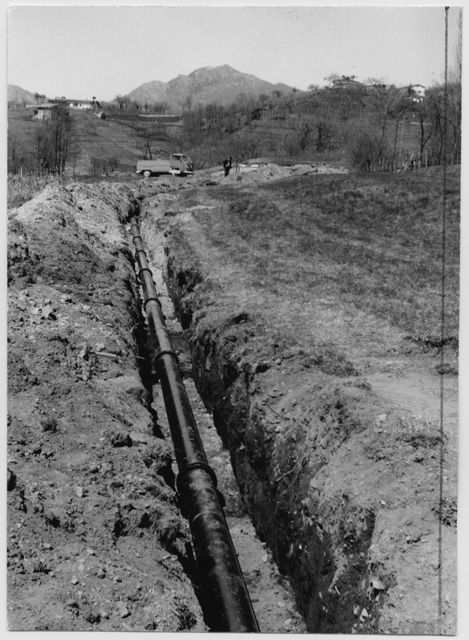 Posa del nuovo acquedotto in località Campagna a Comano