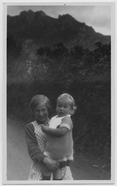 Elena e Rosmarie "Titti" Rutz in posa a Sonvico