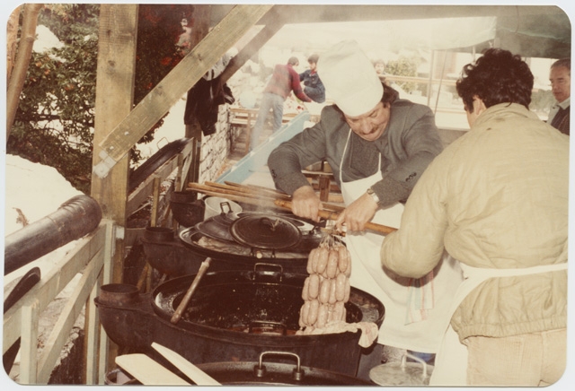 Preparazione del pranzo di carnevale a Comano