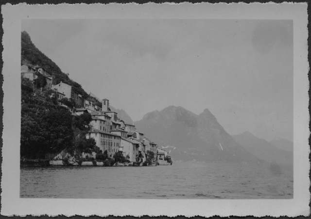 Nucleo di Gandria visto dal lago