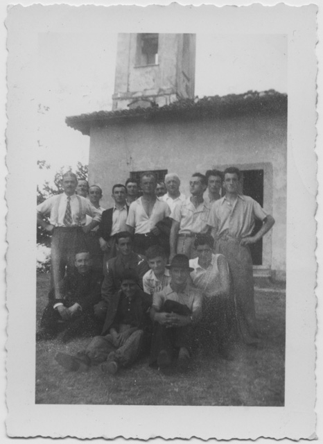 Comanesi in posa durante una corsa d'orientamento a Pedrinate