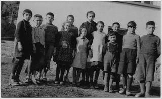 Ritratto di classe a Signôra con la maestra Rovelli