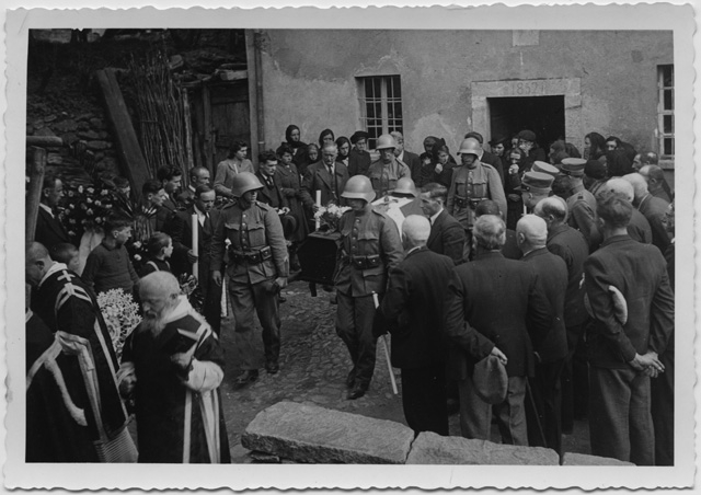 Funerale militare a Bidogno