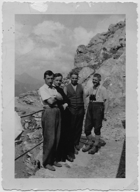 Uomini in posa al Camoghè