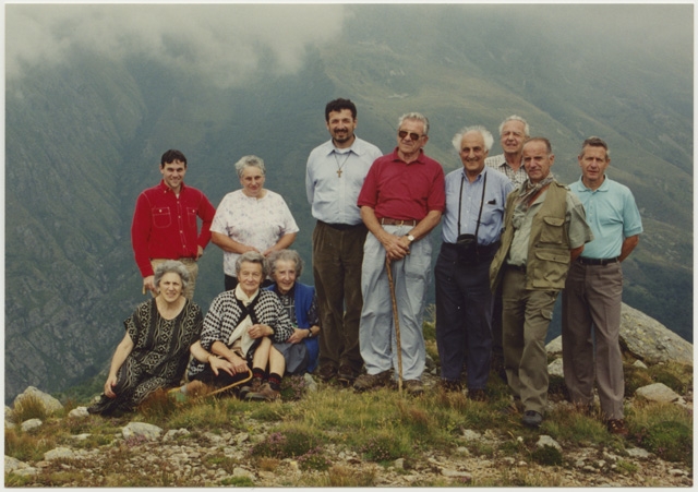 Gruppo in posa in occasione della benedizione dell'alpe di Piandanazzo