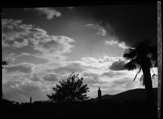 Veduta delle chiese di Sala e Vaglio al crepuscolo