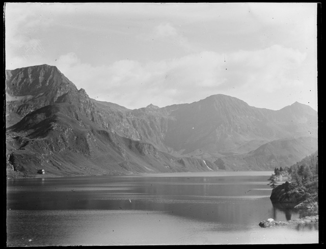Veduta del lago Ritom a Piotta