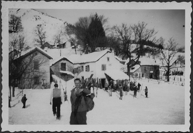Gruppo di sciatori a Condra