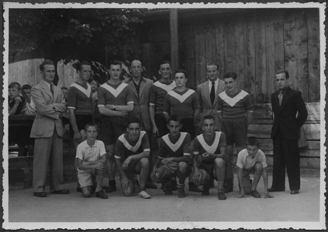 Società atletica di Capriasca durante una staffetta a Viganello