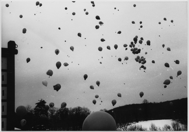 Lancio di palloncini al carnevale di Tesserete