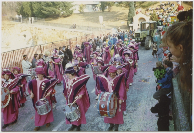 Sfilata delle güggen al carnevale di Tesserete