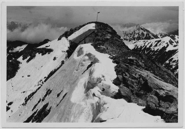 Veduta della Capanna Camoghè