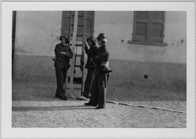 Pompieri durante un'esercitazione del gruppo Samaritani Capriasca