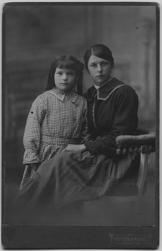 Anna e Emma Risi in posa