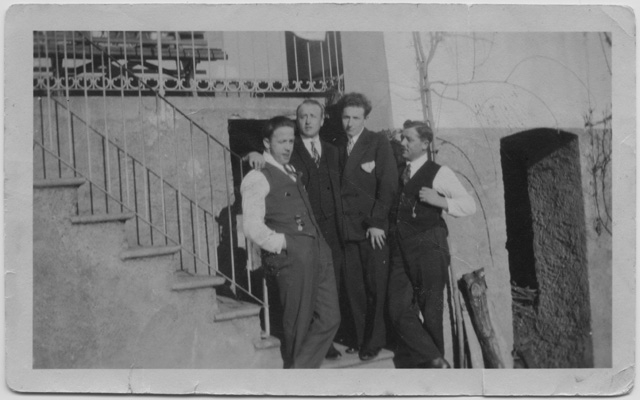 Uomini in posa a Bidogno