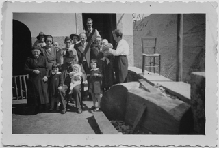 Famiglia Domeniconi in posa a Bidogno