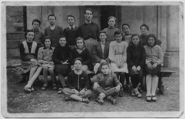 Scuole maggiori di Bidogno in posa