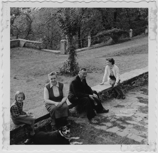 Famiglia Morosoli sul sagrato del Convento di Bigorio