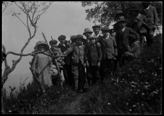 Ritratto di classe all'aperto