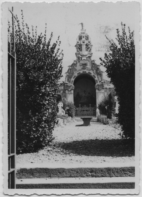 Cappella del cimitero di Tesserete affrescata da Luigi Rossi
