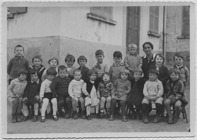 Asilo di Tesserete con la maestra Maria Tartaglia