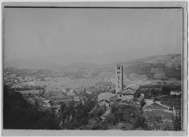 Veduta di Pazzalino con la chiesa di Santa Maria