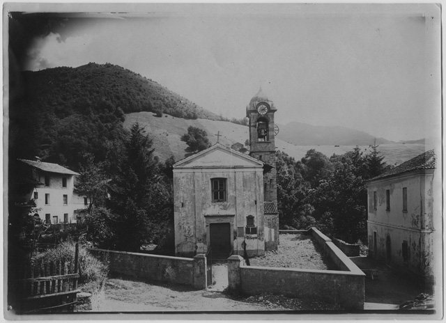 Veduta di Bogno con la chiesa di San Rocco