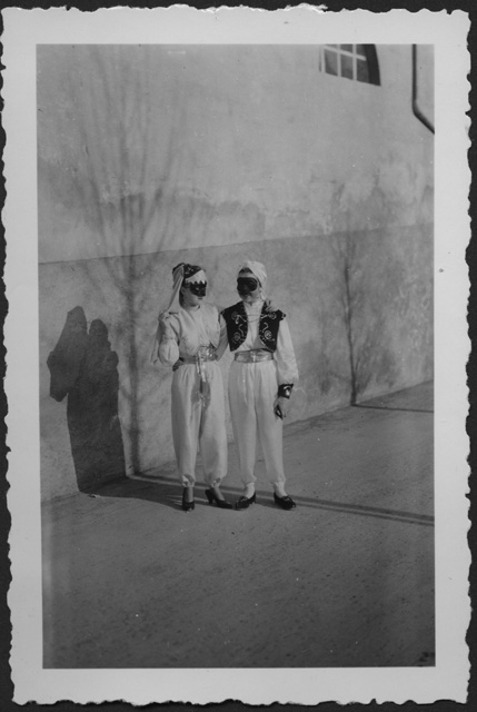 Due ragazzi mascherati al carnevale di Tesserete