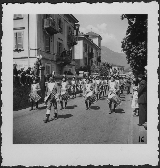 Civici volontari luganesi in marcia per i 150 anni del Canton Ticino