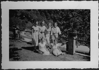 Ragazze in gita a Gola di Lago