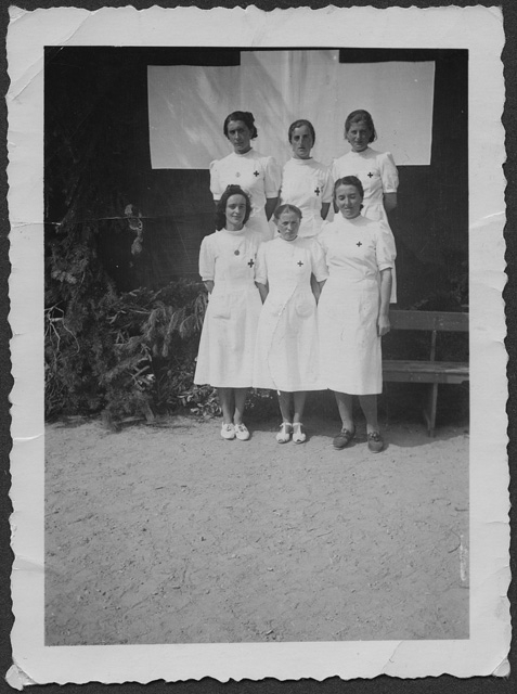 Donne del gruppo Samaritani in posa