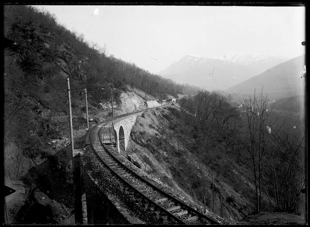 Veduta del percorso della ferrovia Lugano-Tesserete