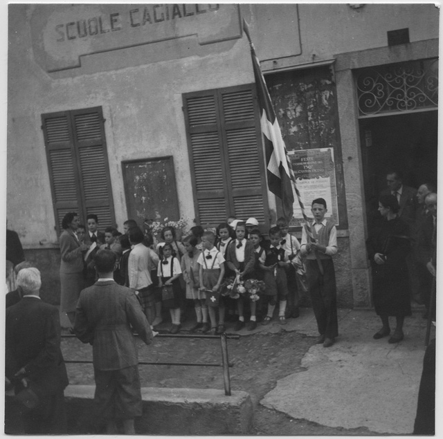 Festeggiamenti alle scuole di Cagiallo
