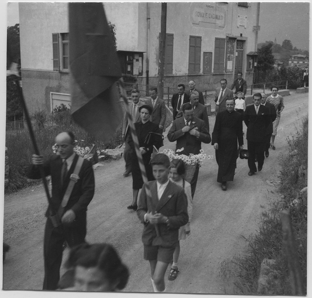 Festeggiamenti alle scuole di Cagiallo