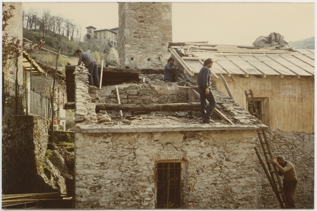 Lavori di restauro del tetto dell'oratorio di Santa Lucia a Cagiallo